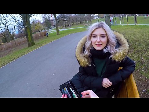 ❤️ Глытае гарачую сперму незнаёмца за грошы - мінет у парку ад Евы Эльфі Анал відэа у нас